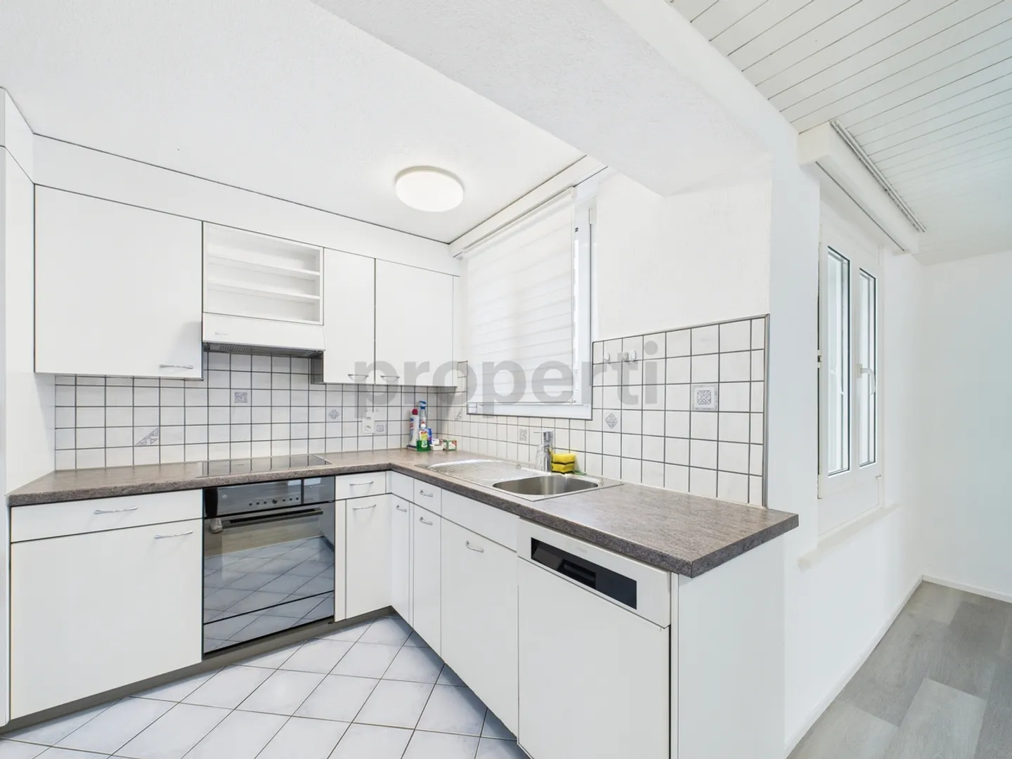 Charming 3.5-room apartment in Zihlschlacht-Sitterdorf - Photo 2 of 10