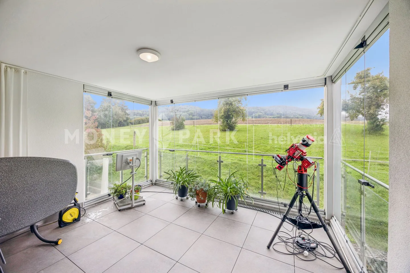 Luminoso appartamento di 5,5 stanze con giardino d'inverno e balcone - Foto 11 di 13