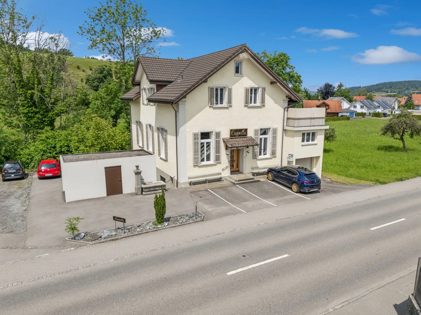 WOHN- UND GEWERBEHAUS GONTENSCHWIL - Foto 1 von 14