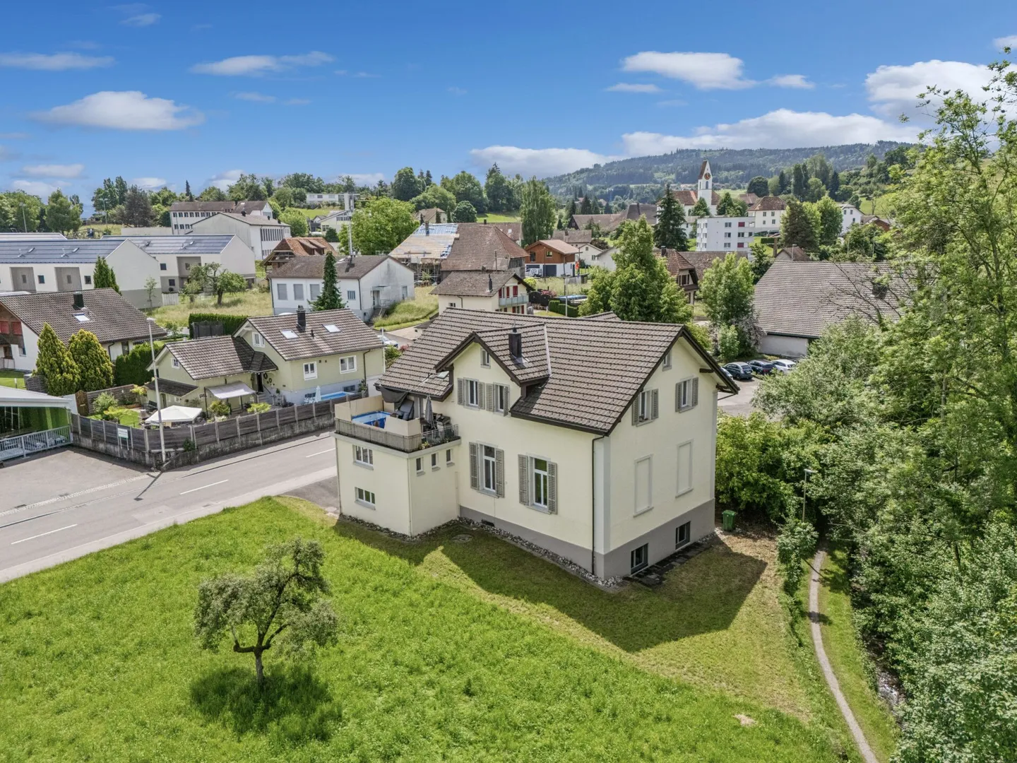 WOHN- UND GEWERBEHAUS GONTENSCHWIL - Foto 2 von 14