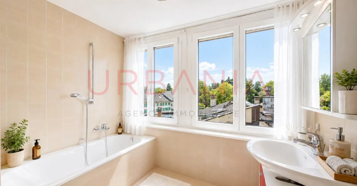 A charming penthouse with terrace in Petit-Saconnex - Photo 4 of 5