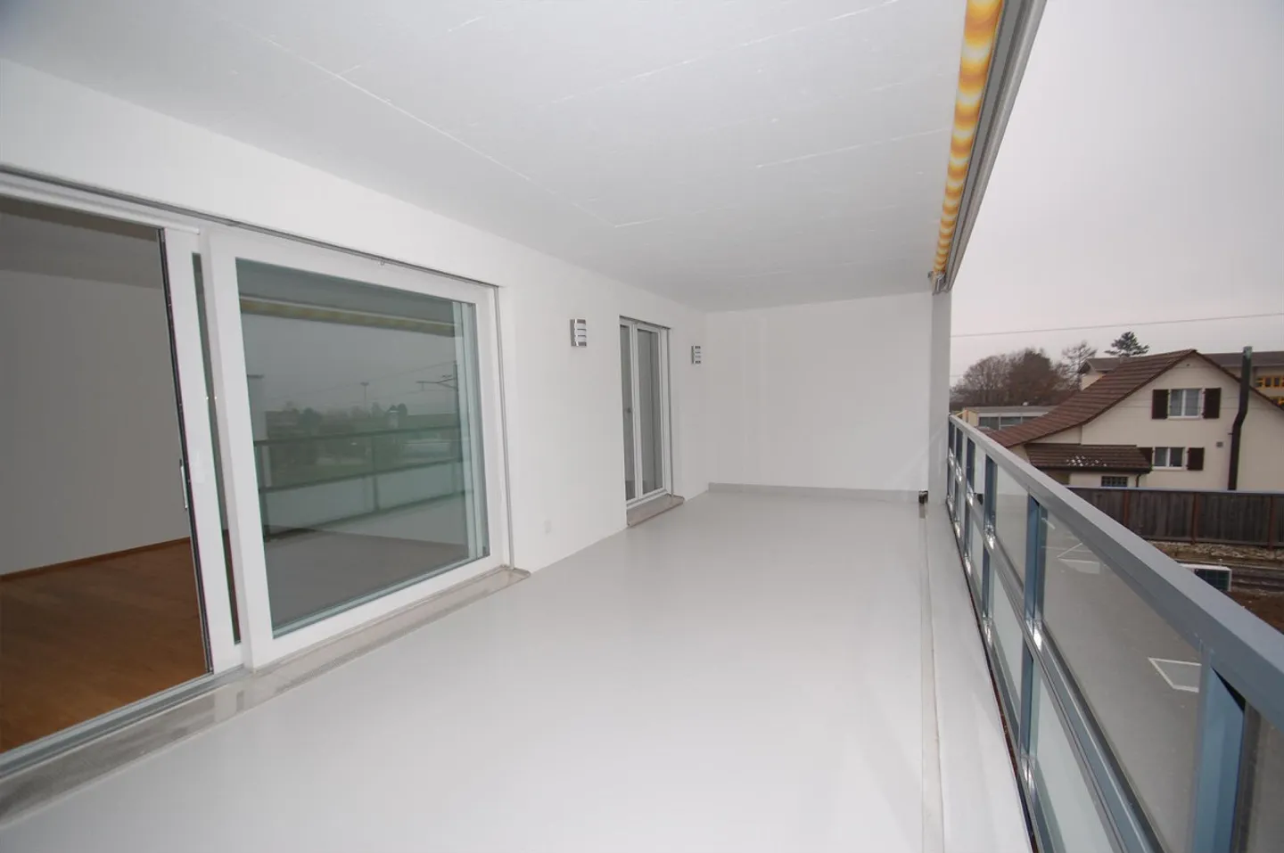 Superbe appartement spacieux au rez-de-chaussée avec d'excellentes connexions de transport... - Photo 5 sur 7