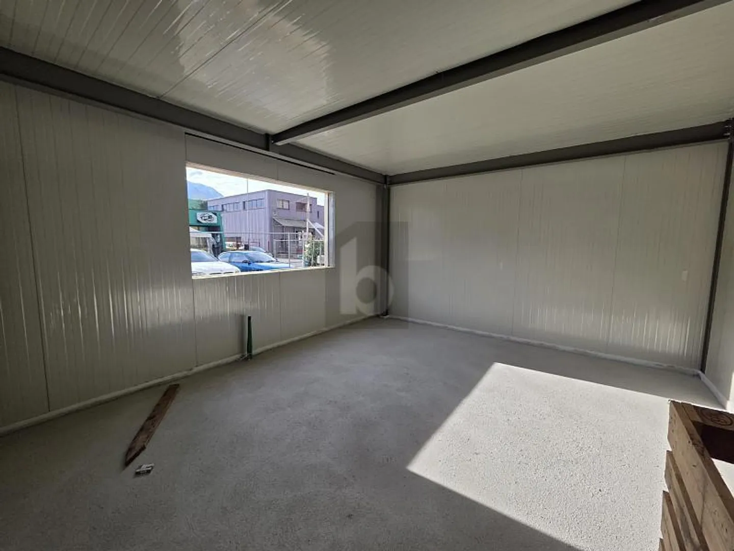 SICHTBAR, SONNIG UND MIT PARKPLÄTZEN - Foto 3 von 5