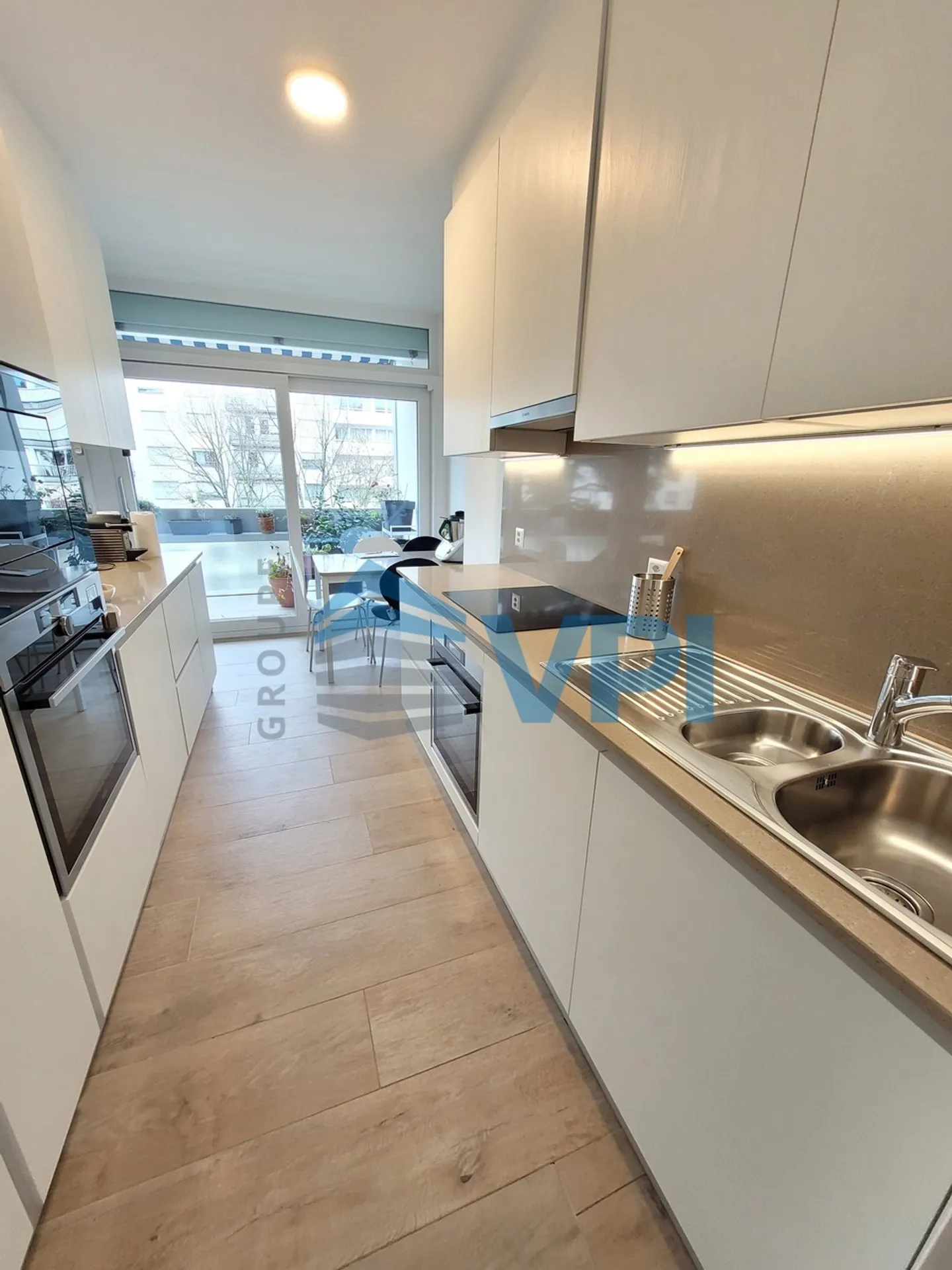 Appartement élégant de 6 pièces à Genève - Photo 2 sur 15