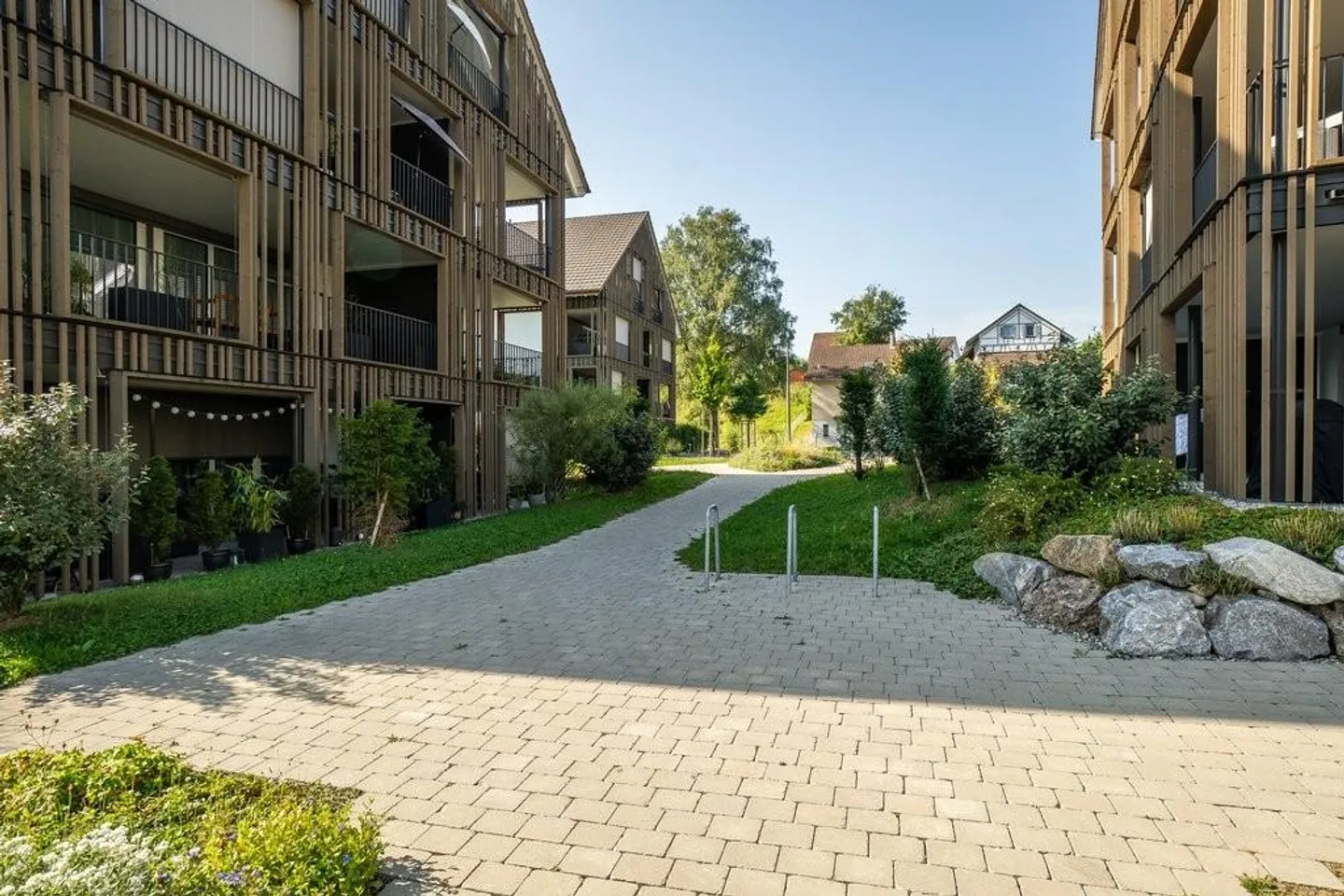 Living between nature and modern comfort - Photo 1 of 5