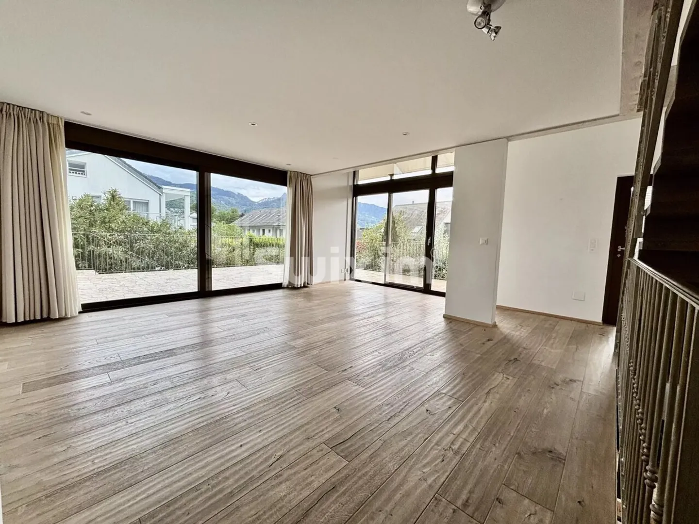 Superb villa in a quiet residential area, 6 minutes from Vevey - Photo 3 of 13
