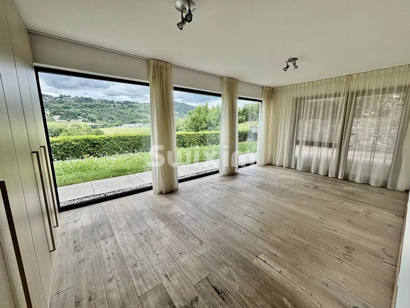 Superb villa in a quiet residential area, 6 minutes from Vevey - Photo 7 of 13
