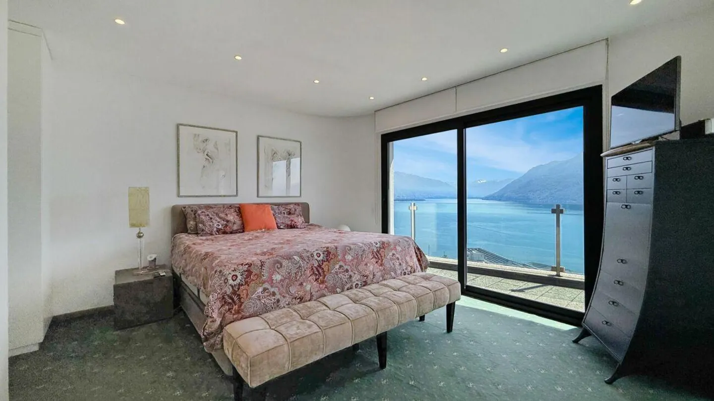 Brissago - Moderne Villa mit Innenpool - Foto 8 di 17
