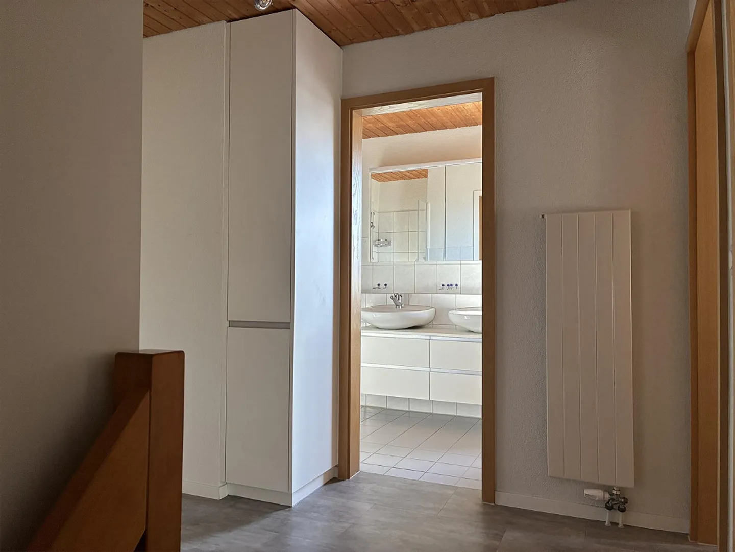 Well-maintained, renovated 7.5-room semi-detached house - Photo 6 of 10