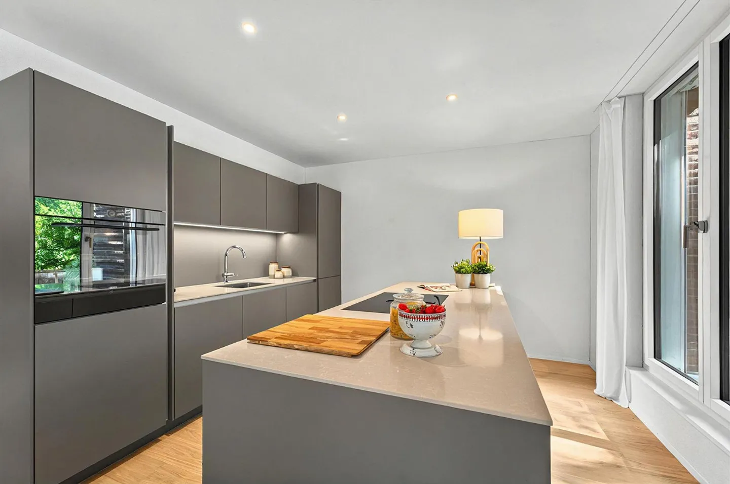 First rental of a great 3 ½-room apartment with ownership standard - Photo 2 of 9