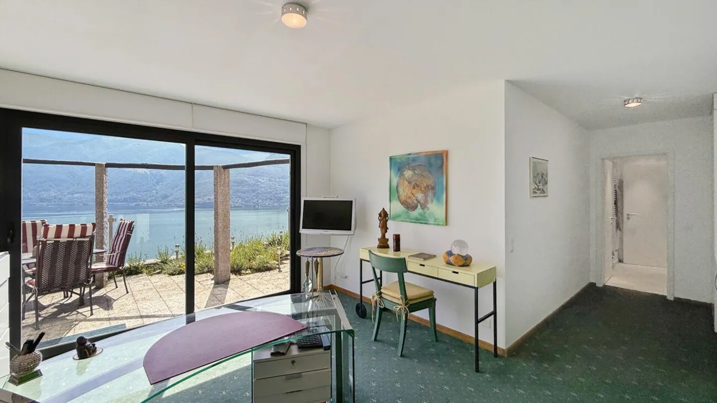 Brissago - Moderne Villa mit Innenpool - Foto 11 di 17