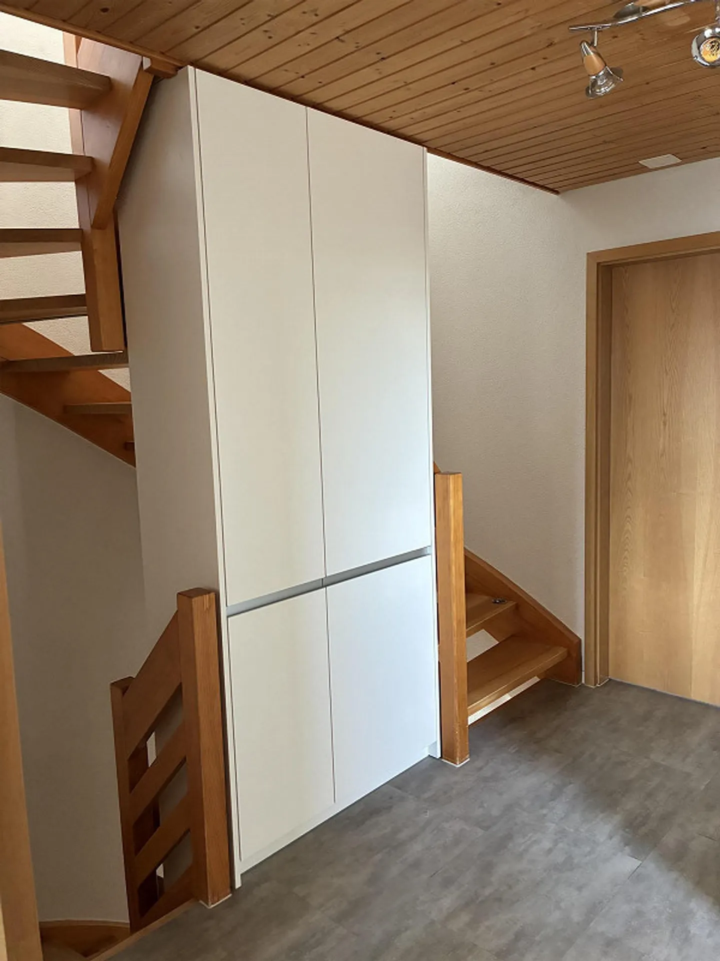 Well-maintained, renovated 7.5-room semi-detached house - Photo 5 of 10