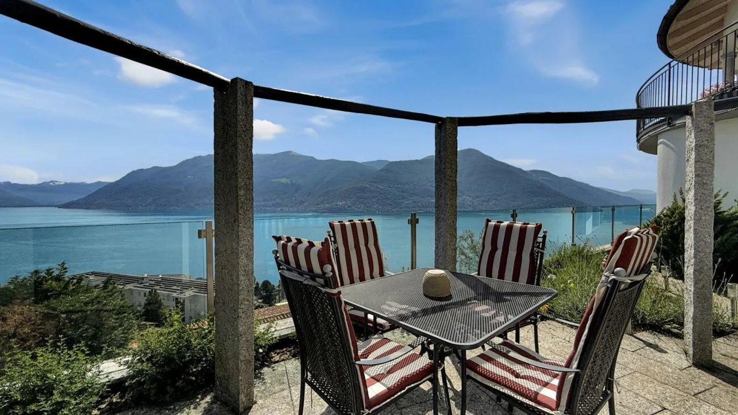 Brissago - Moderne Villa mit Innenpool - Foto 12 di 17