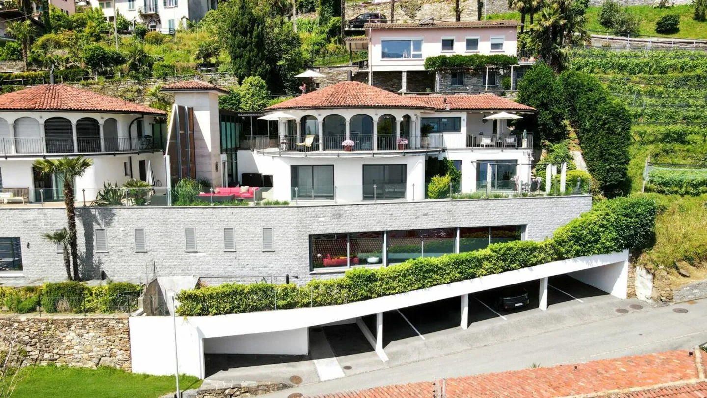 Brissago - Moderne Villa mit Innenpool - Foto 17 di 17