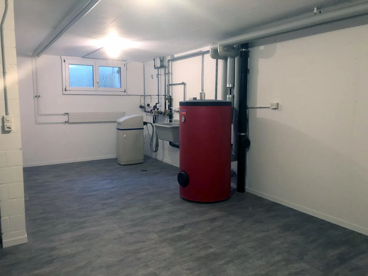 Well-maintained, renovated 7.5-room semi-detached house - Photo 9 of 10