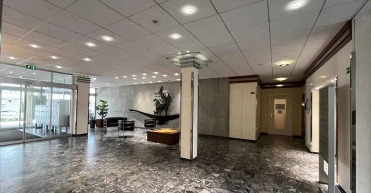 Office space for rent - Photo 3 of 4