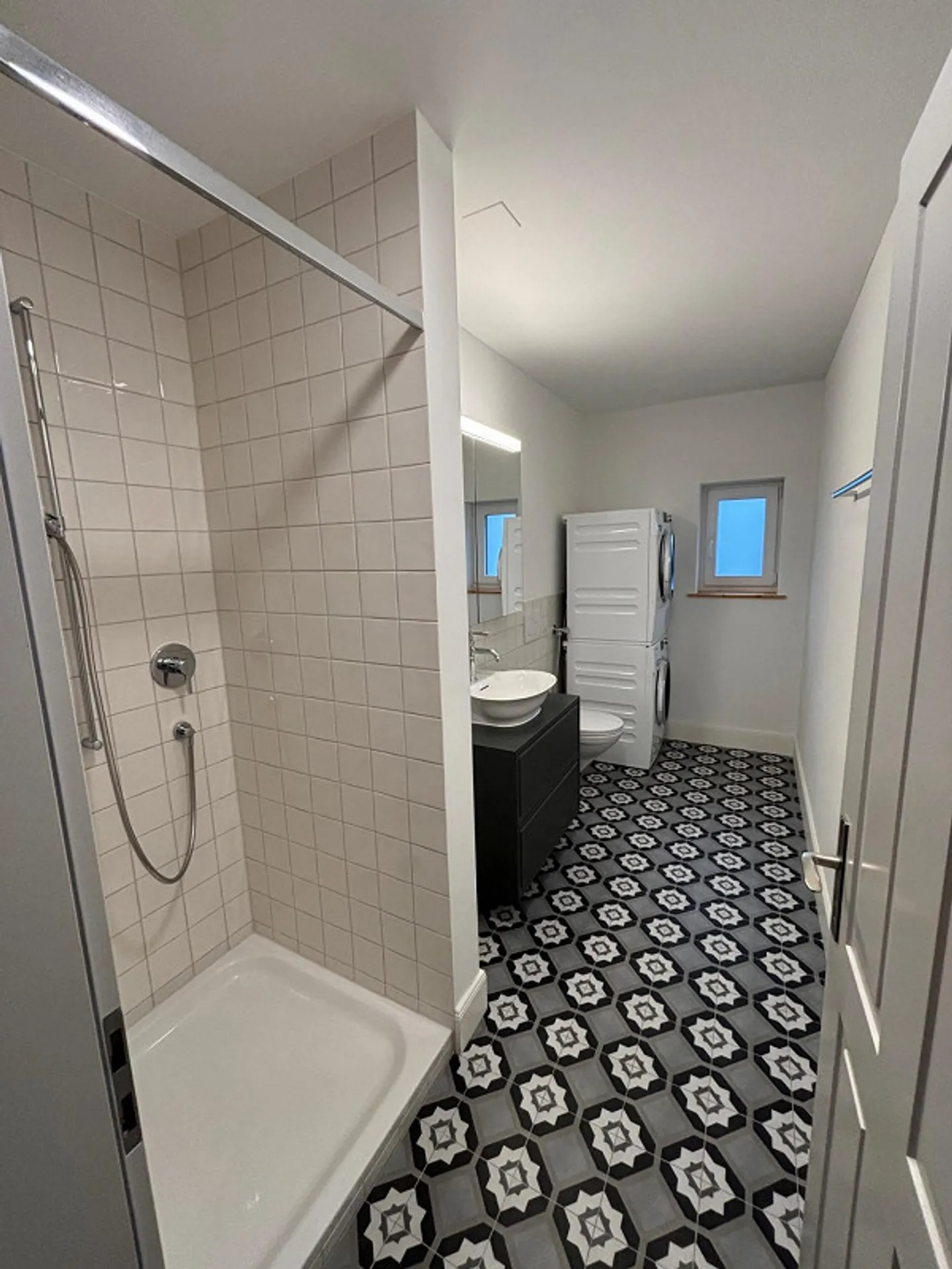 Charmante appartement de 4,5 pièces avec jardin privé - Photo 7 sur 9