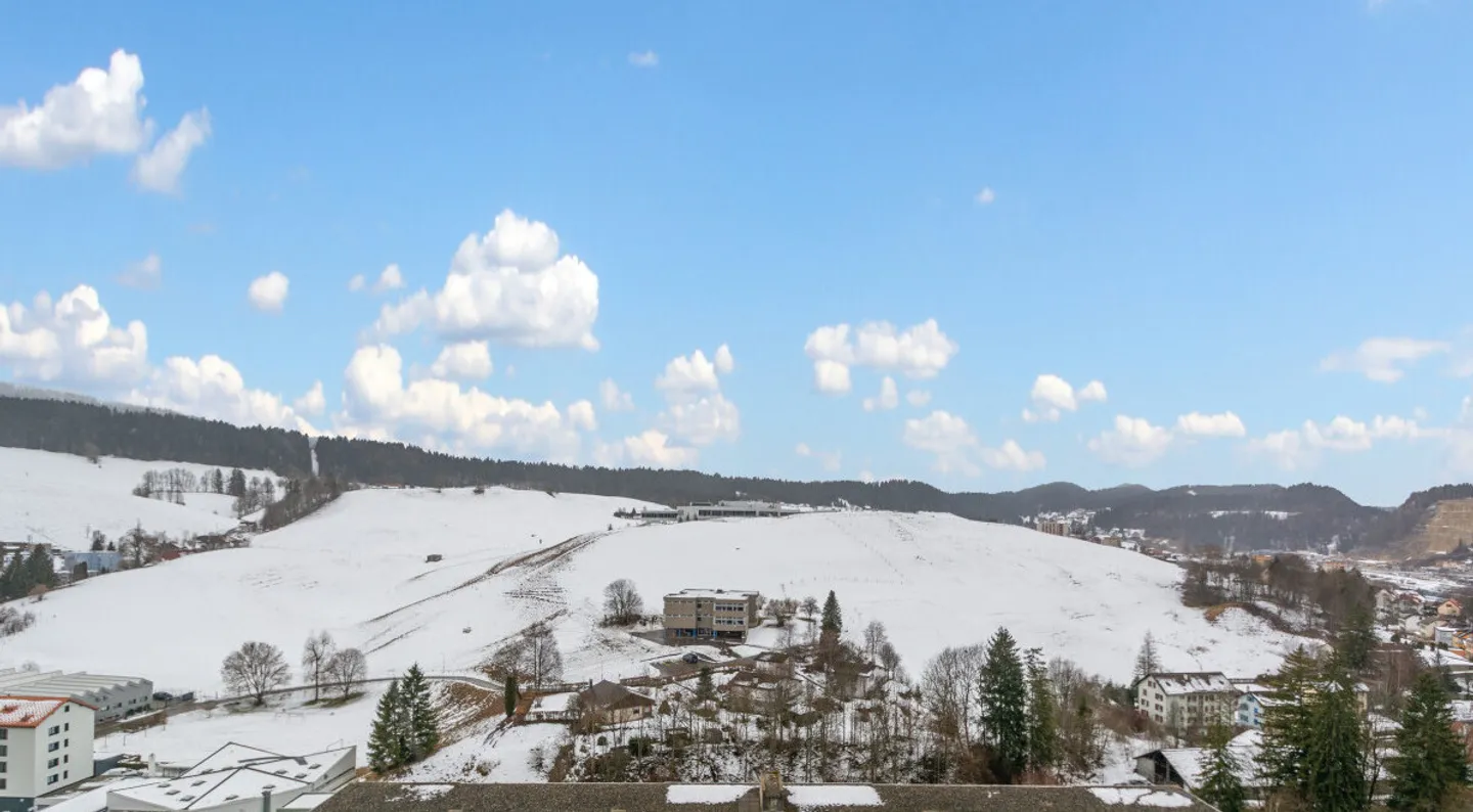 Herzschlag in Locle: Raum, Licht und Panoramablick - Foto 4 von 11