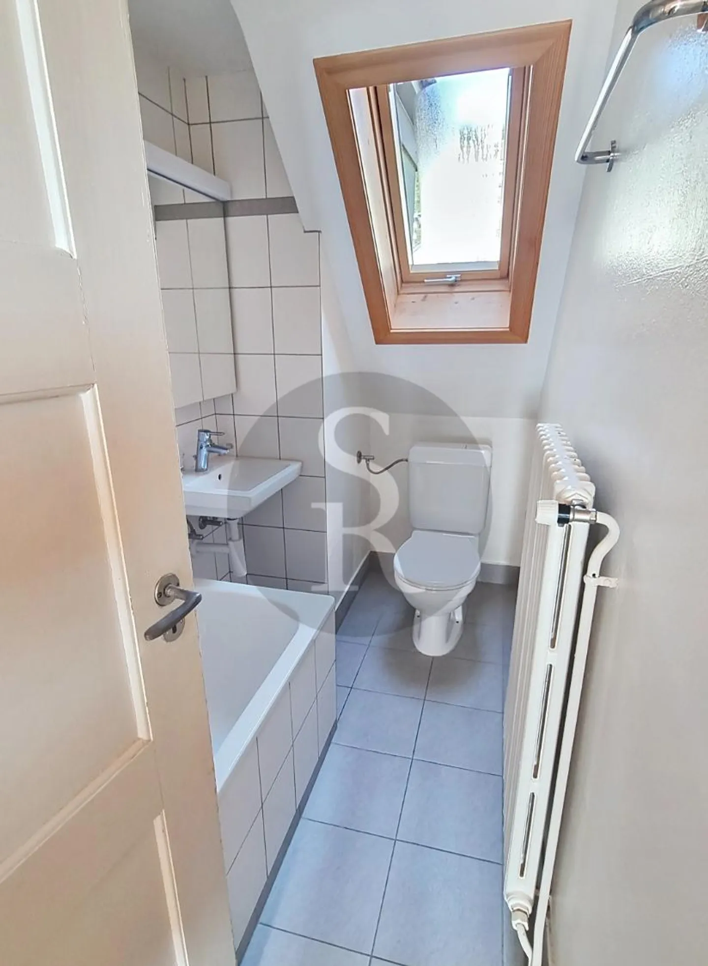 Charmant Appartement 2 Pièces - Photo 3 sur 7