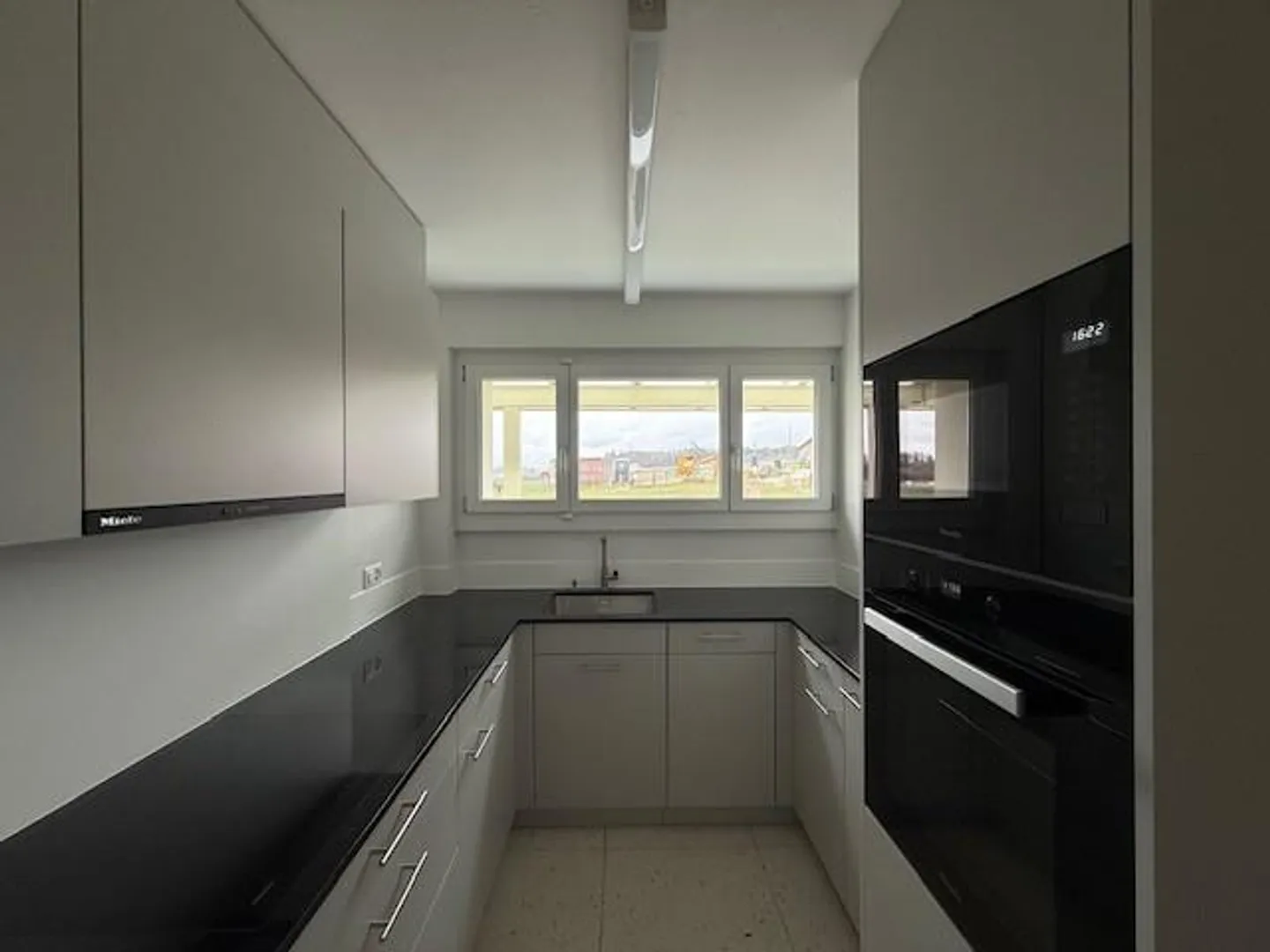 Charmantes Doppeleinfamilienhaus in Ittigen - Foto 5 von 18