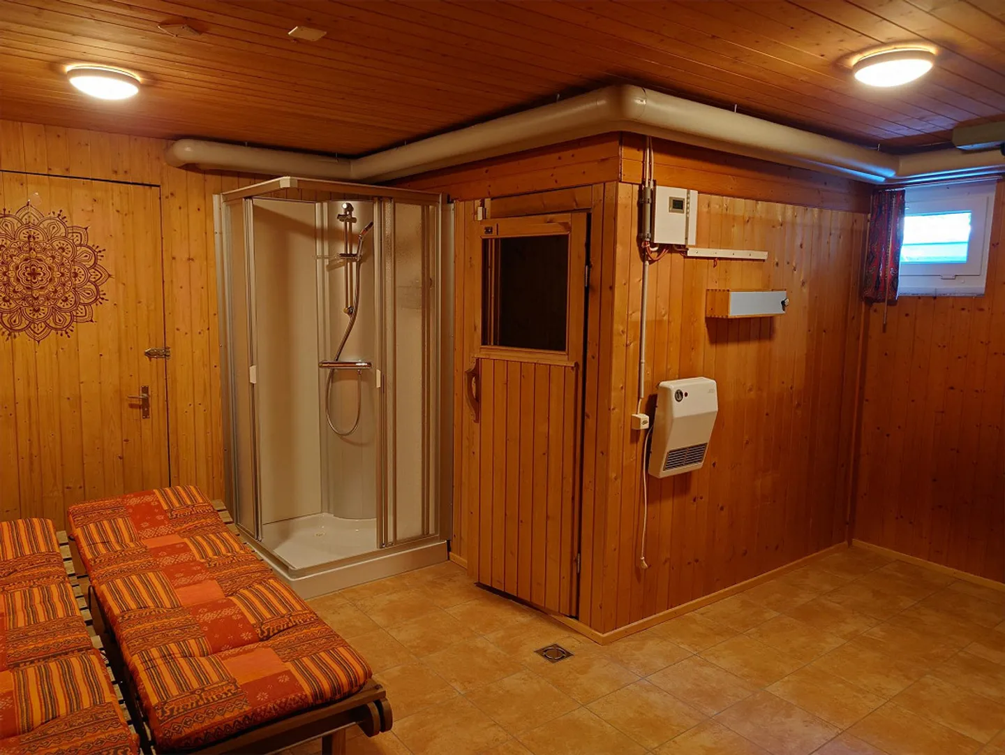 Casa unifamiliare spaziosa - Foto 1 di 12