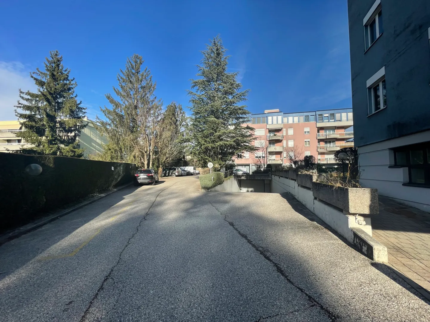 Unterirdischer Parkplatz - Foto 1 von 2