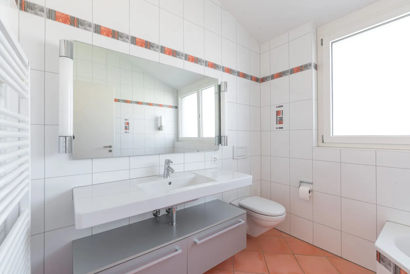 Grosszügige 4.5-Zimmer-Attika-Wohnung mit zwei Tiefgaragenplätzen, zwei Kellern - Foto 18 von 23