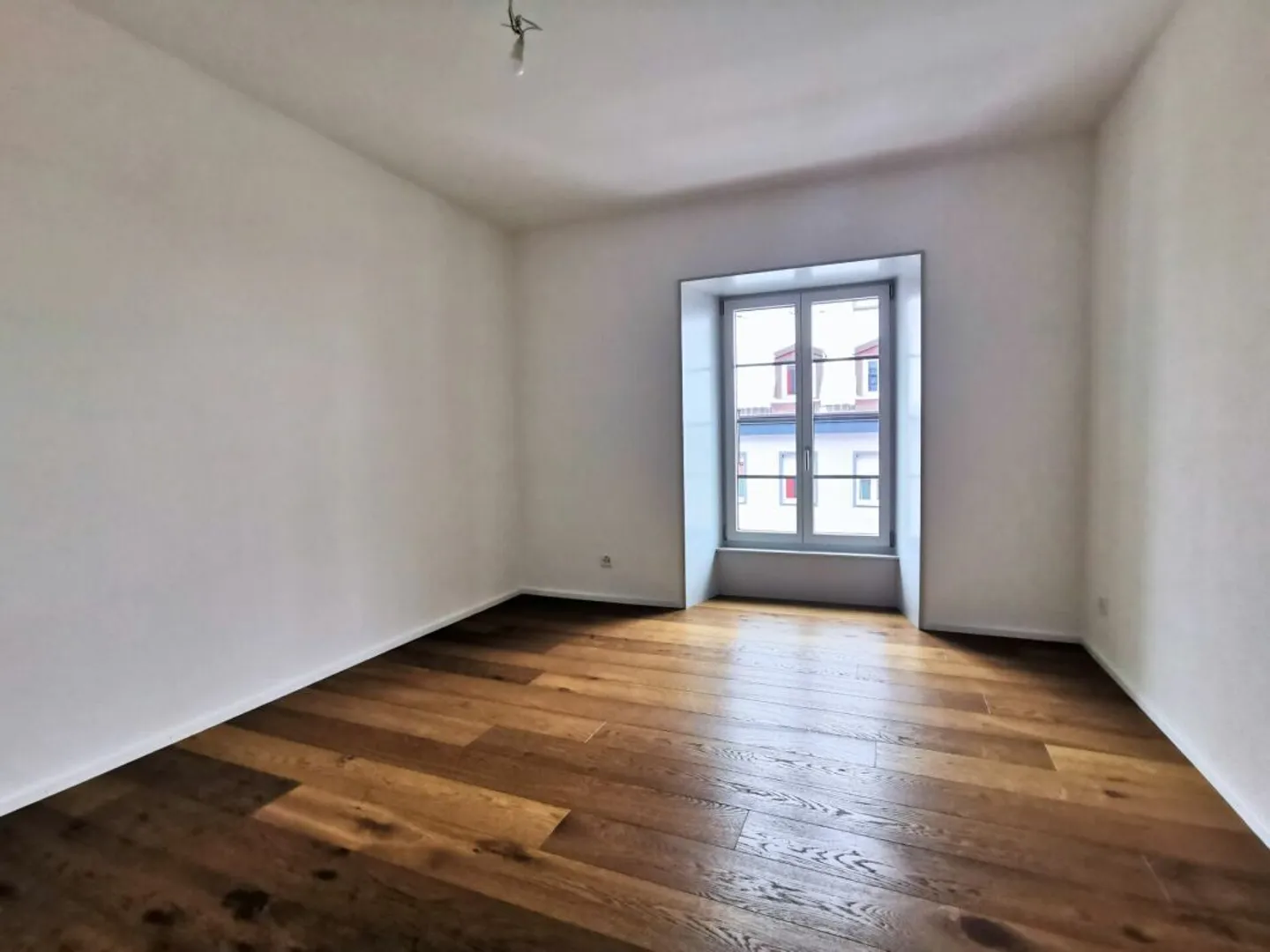 Nuovo appartamento di 3,5 stanze in un edificio storico - Foto 2 di 6