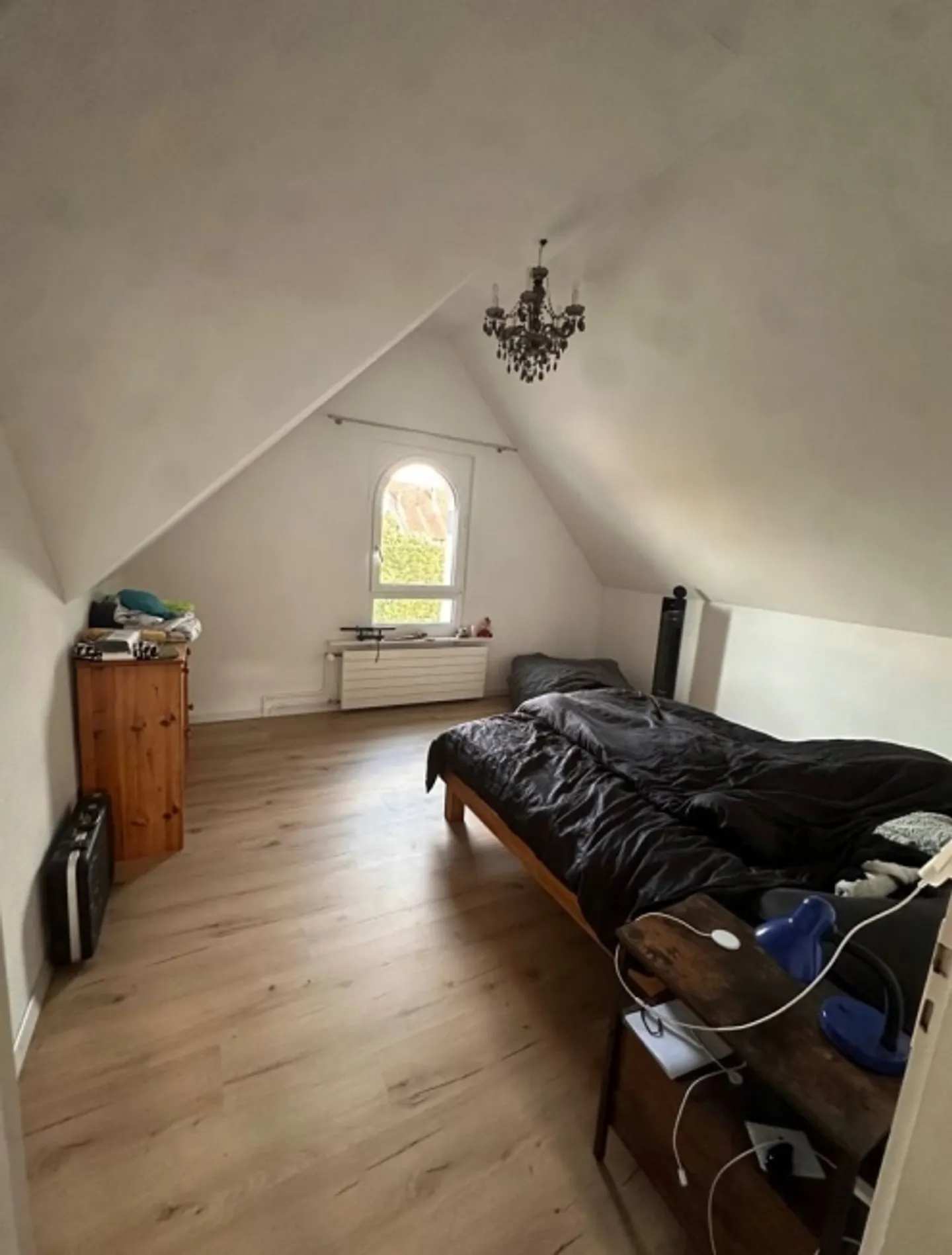 Appartement lumineux et moderne de 3 pièces à Wiedlisbach dans les combles - Photo 3 sur 9