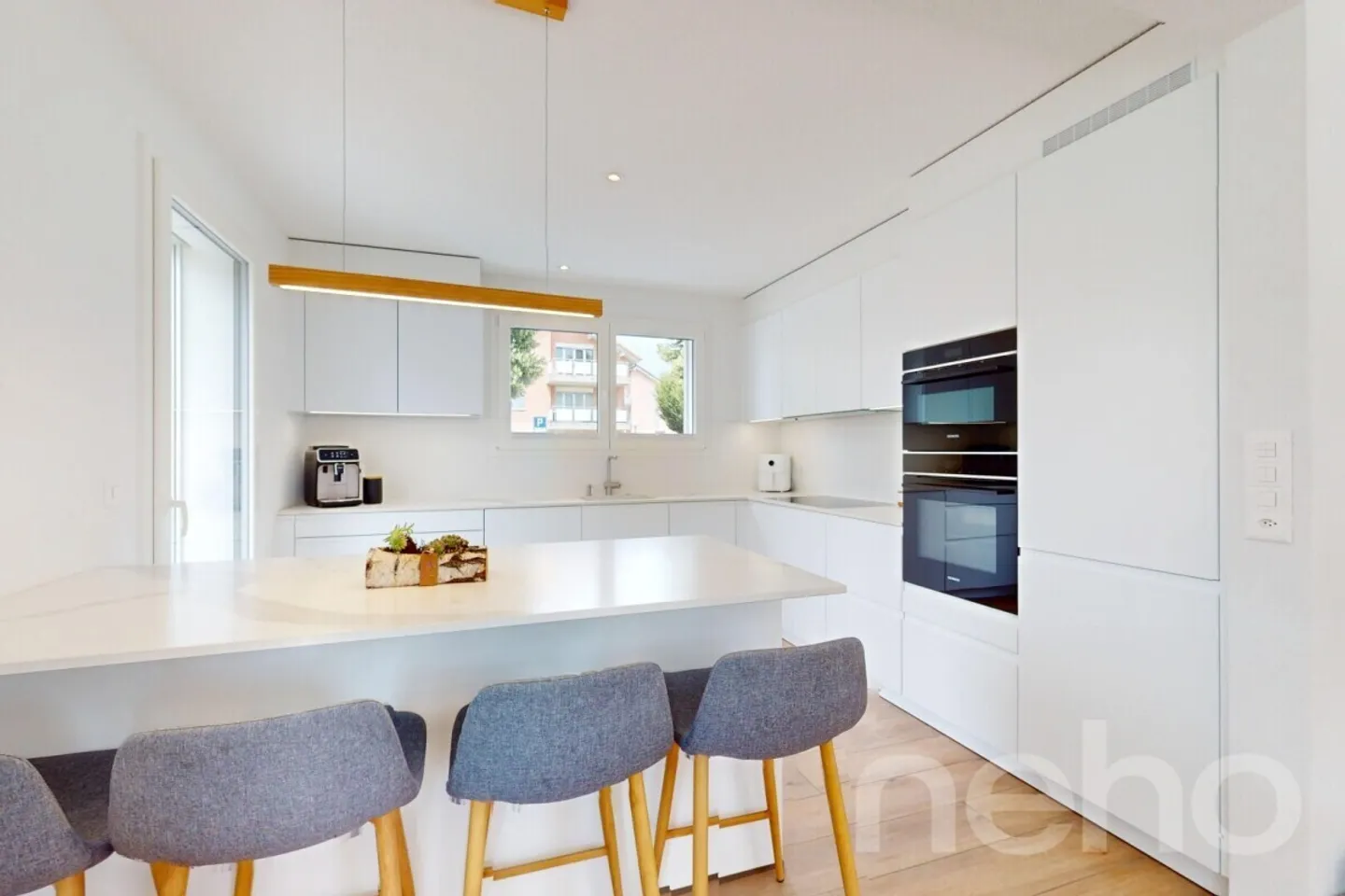 VILLA CONTEMPORANEA CON FINITURE CURATE IN UN CONTESTO FAMILIARE - Foto 2 di 9