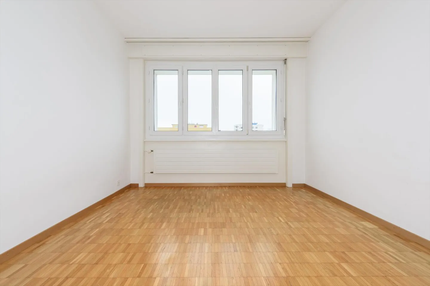 Spacious and bright apartment - Photo 3 of 8