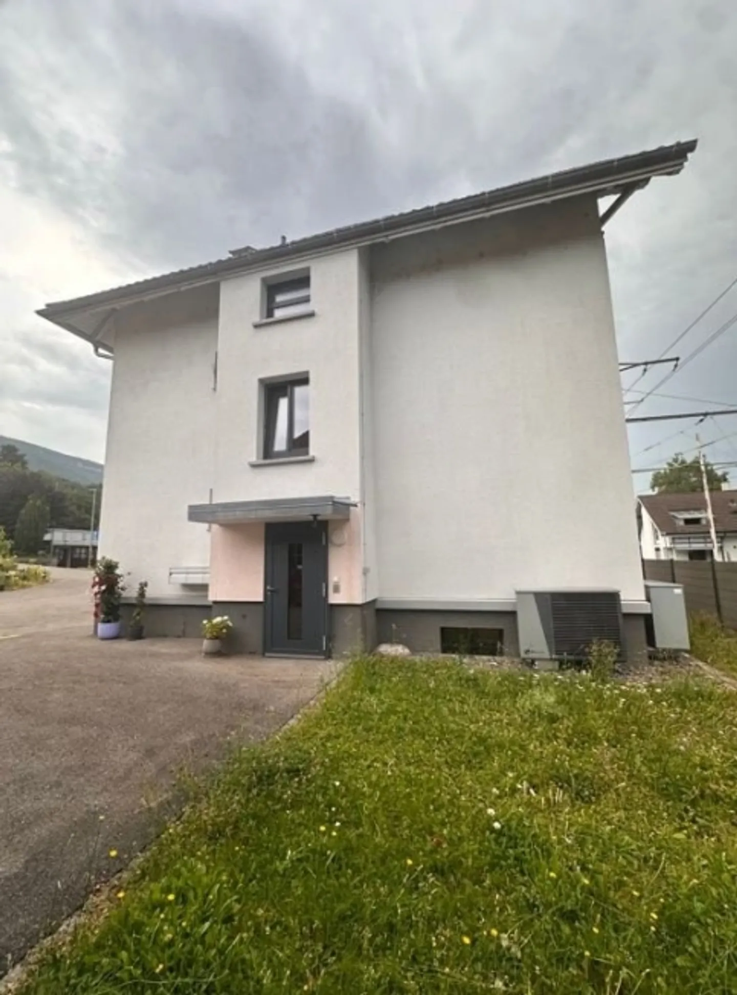 Appartement lumineux et moderne de 3 pièces à Wiedlisbach dans les combles - Photo 9 sur 9