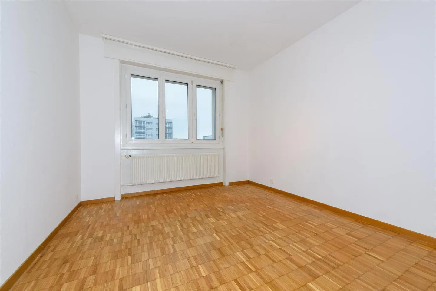 Spacious and bright apartment - Photo 4 of 8