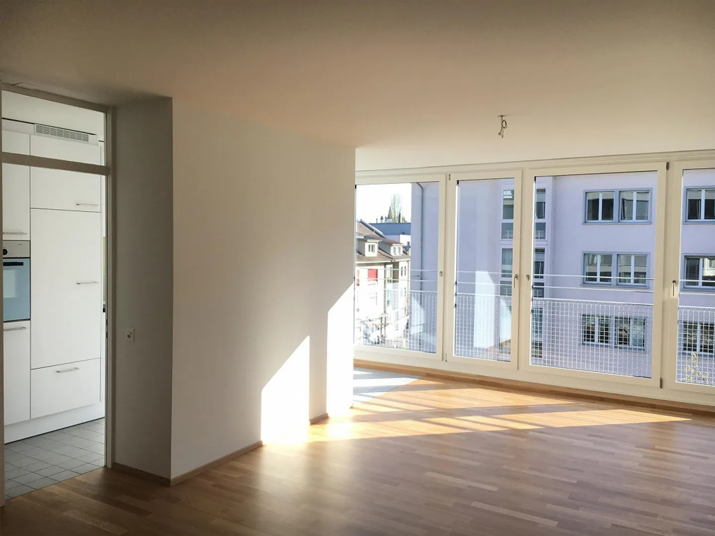 Appartement lumineux de 2,5 pièces directement au Spalentor - Photo 2 sur 10