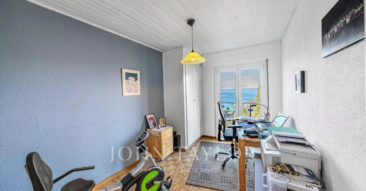 Charming Semi-Detached Villa - Photo 10 of 12