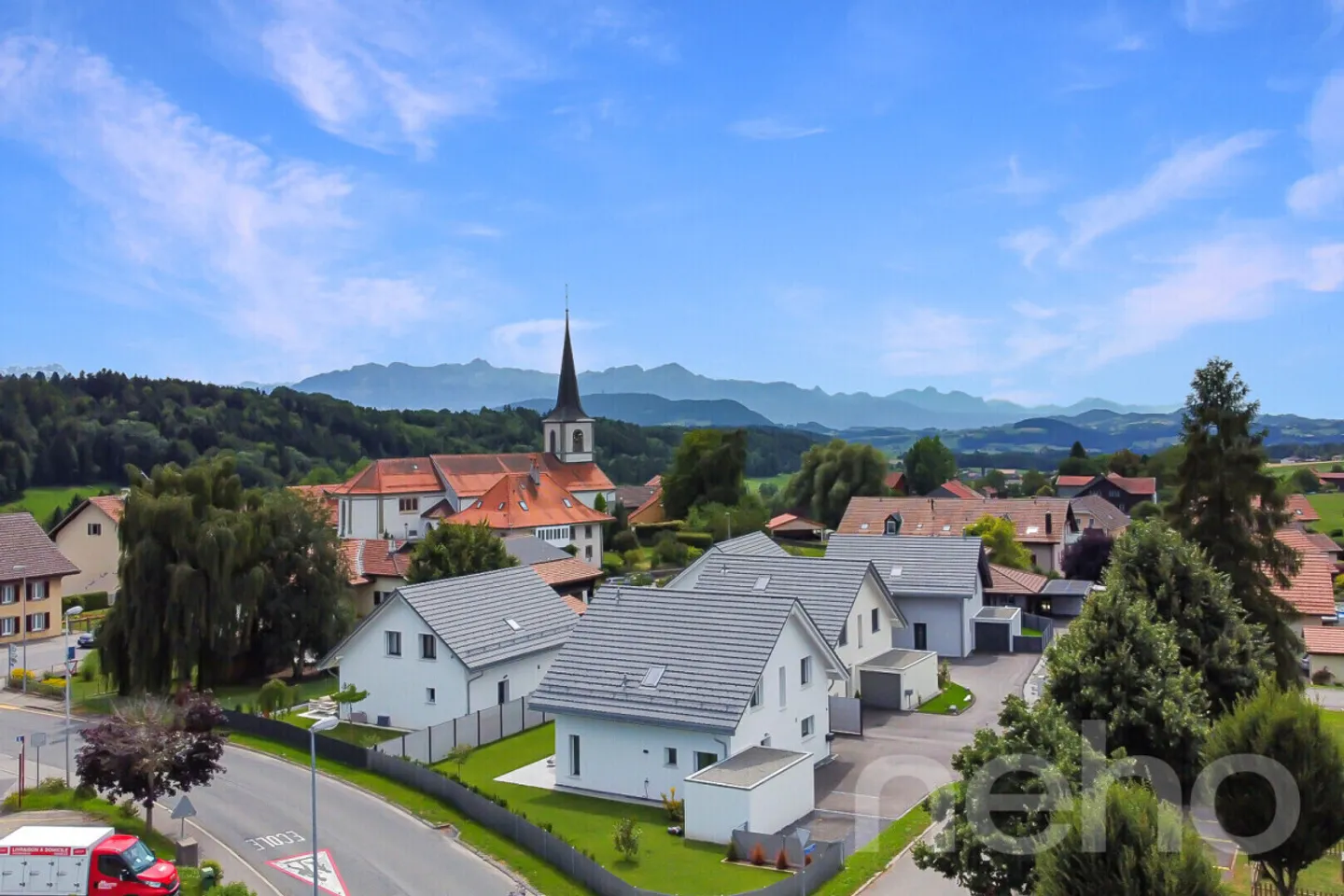 VILLA CONTEMPORANEA CON FINITURE CURATE IN UN CONTESTO FAMILIARE - Foto 8 di 9