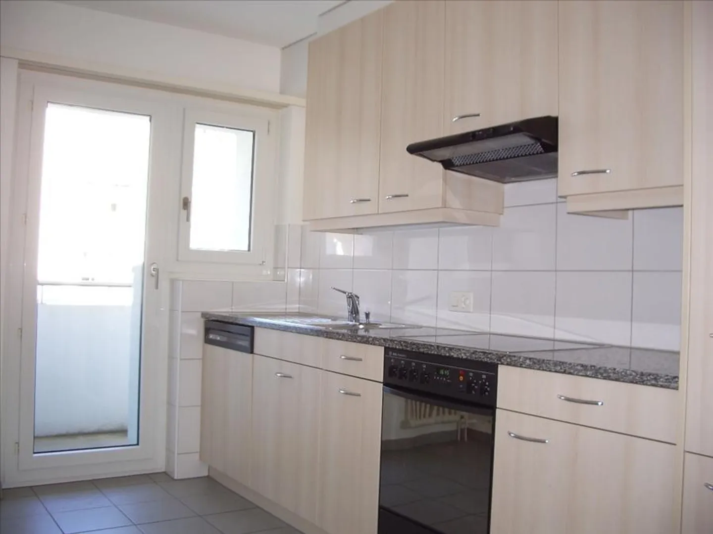 Louer sans caution - appartement dans un endroit ensoleillé - Photo 3 sur 8