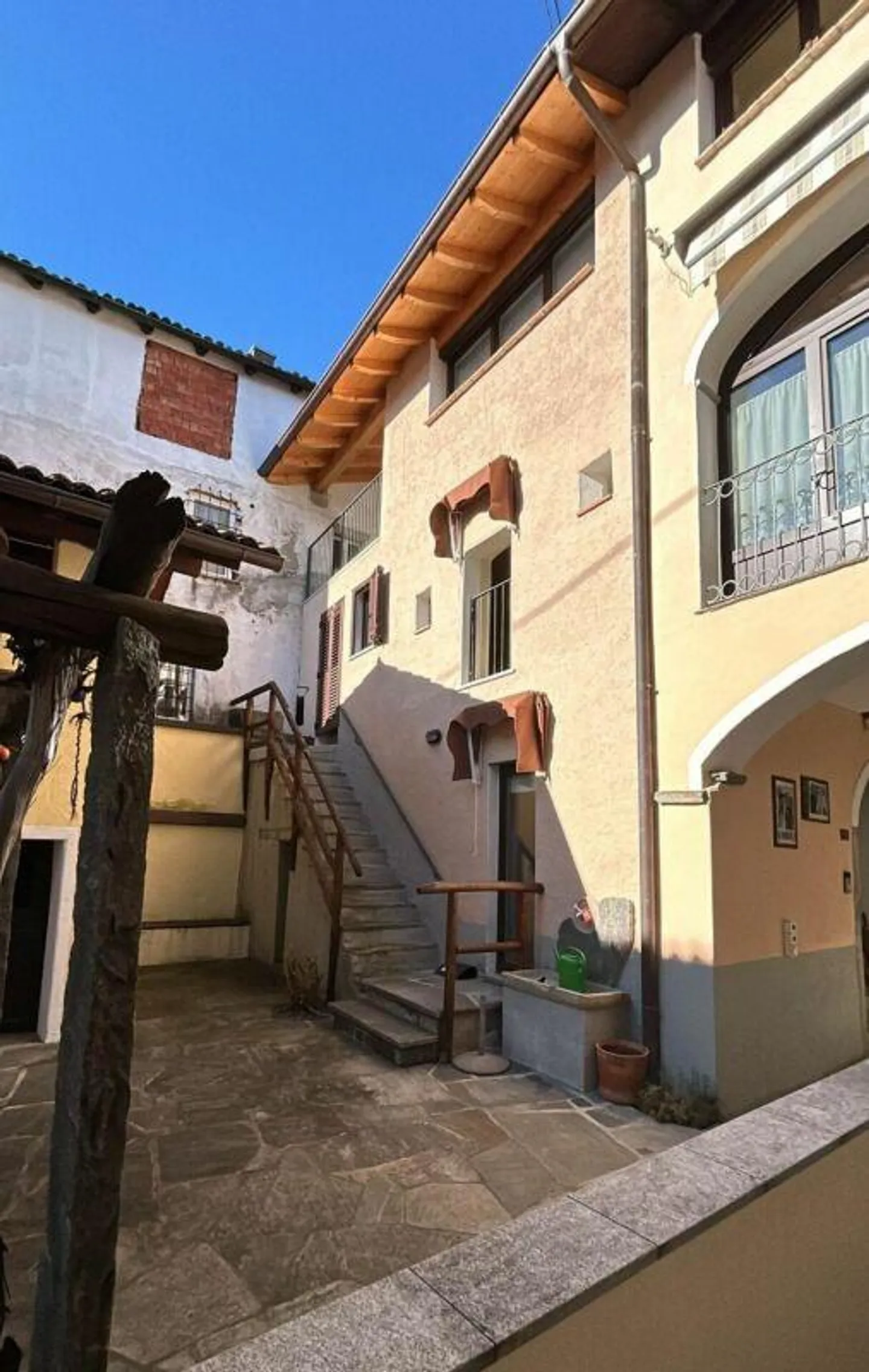 Modern 3.5-room house - Comfort, color, and tranquility - Photo 1 of 12