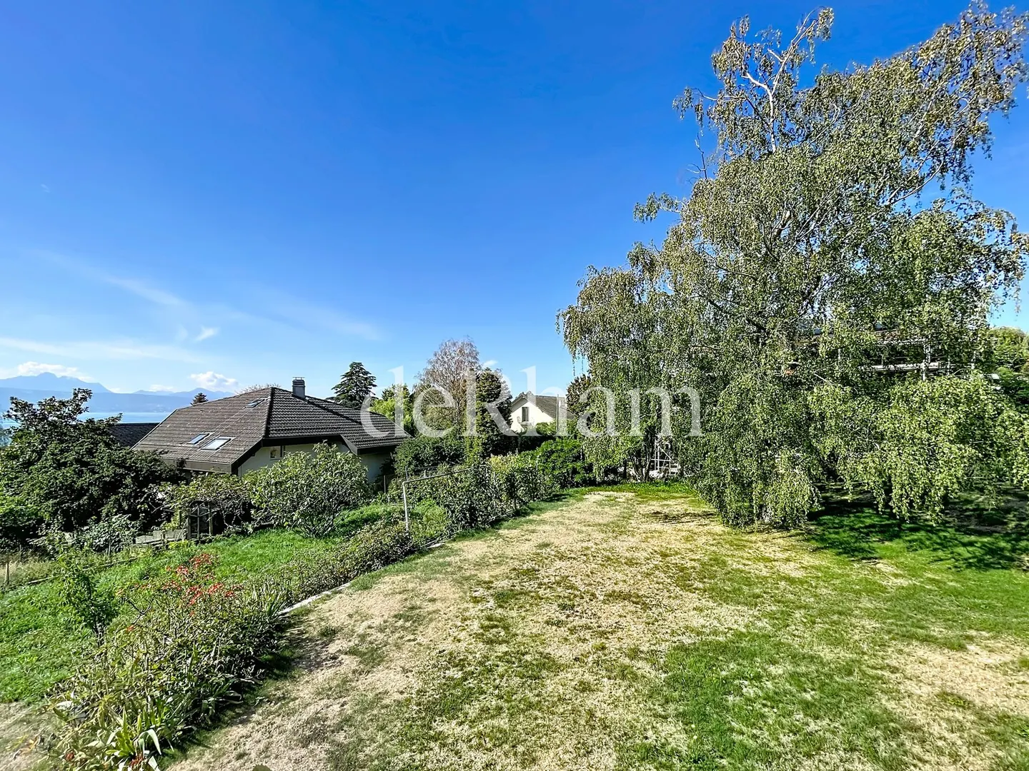 Charming Villa with Lake View - Photo 9 of 13