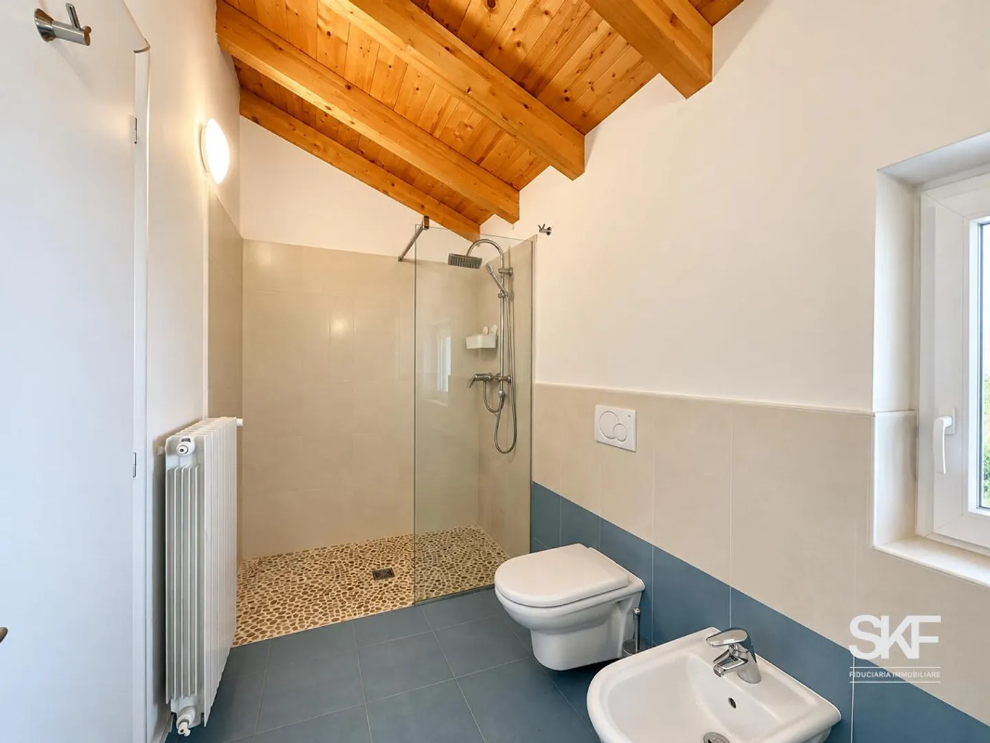 À VENDRE - PROPRIÉTÉ INDÉPENDANTE À DEUX PAS DU CENTRE - Photo 12 sur 21