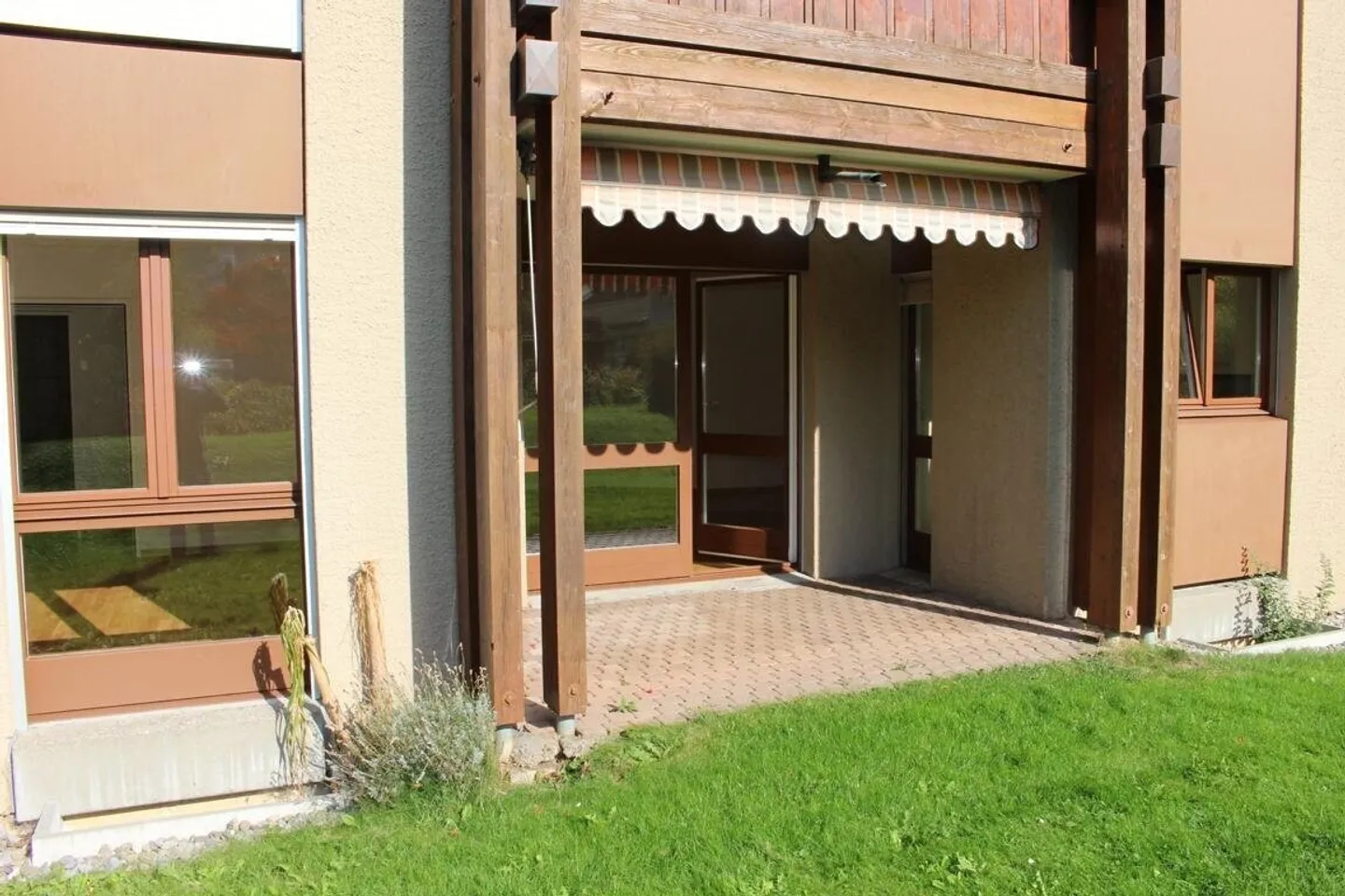 Modernes 3.5-Zimmer-Apartment mit Garten - Foto 9 von 10