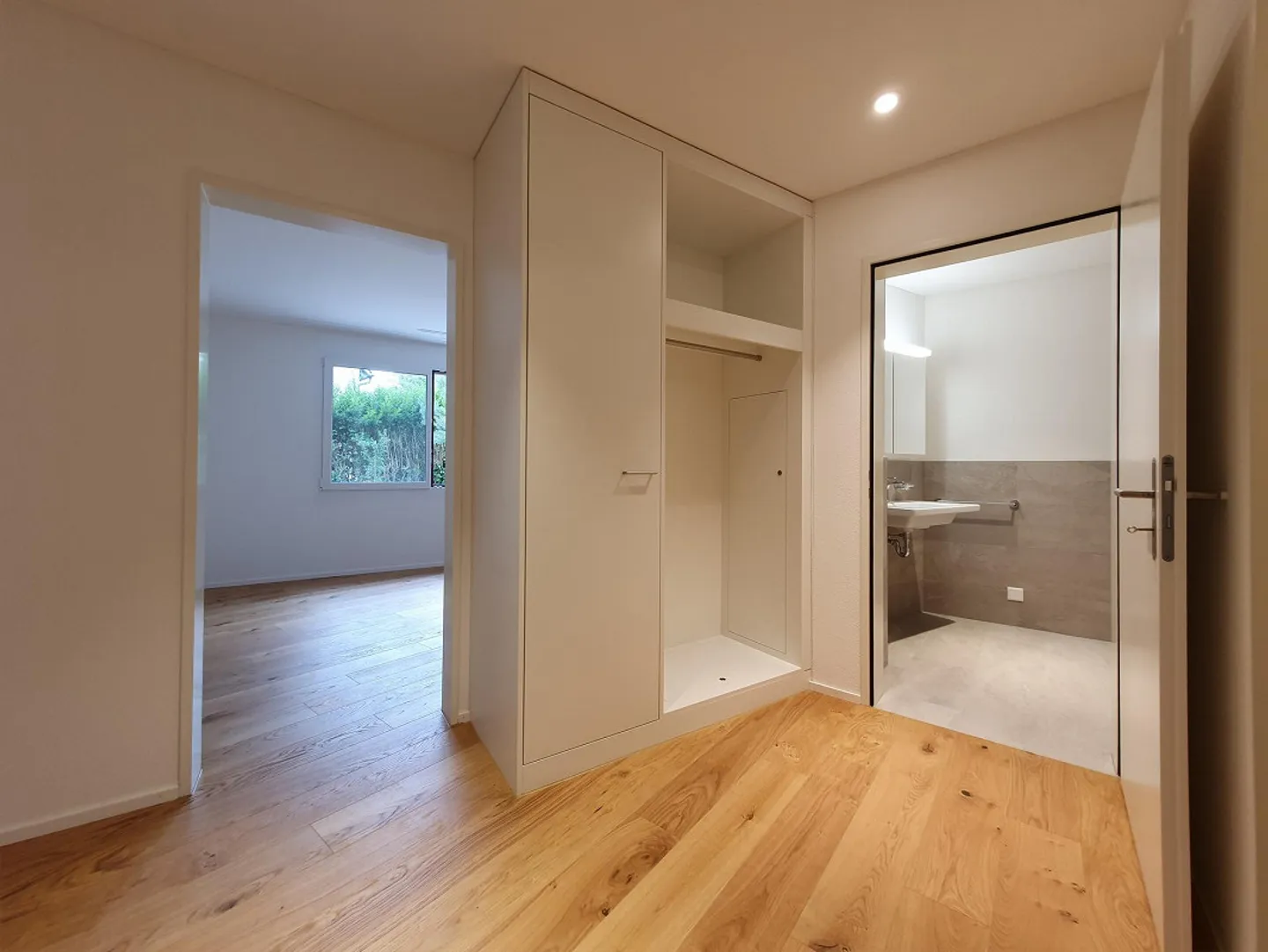 helle und ansprechende 2 1/2 Zimmerwohnung im EG zu vermieten - Foto 3 von 6