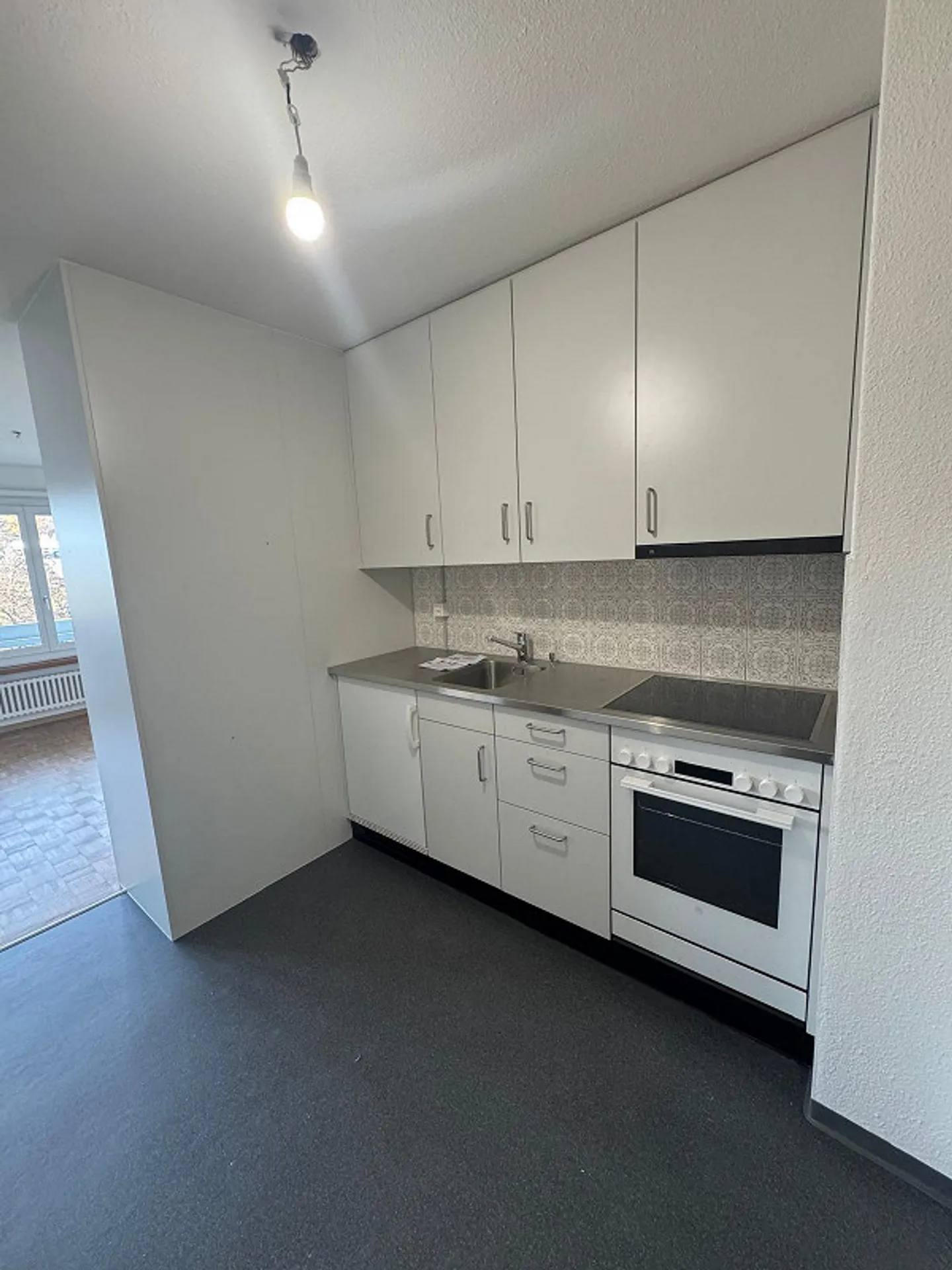 RENT WITHOUT DEPOSIT - Practical Single Apartment - Photo 4 of 6