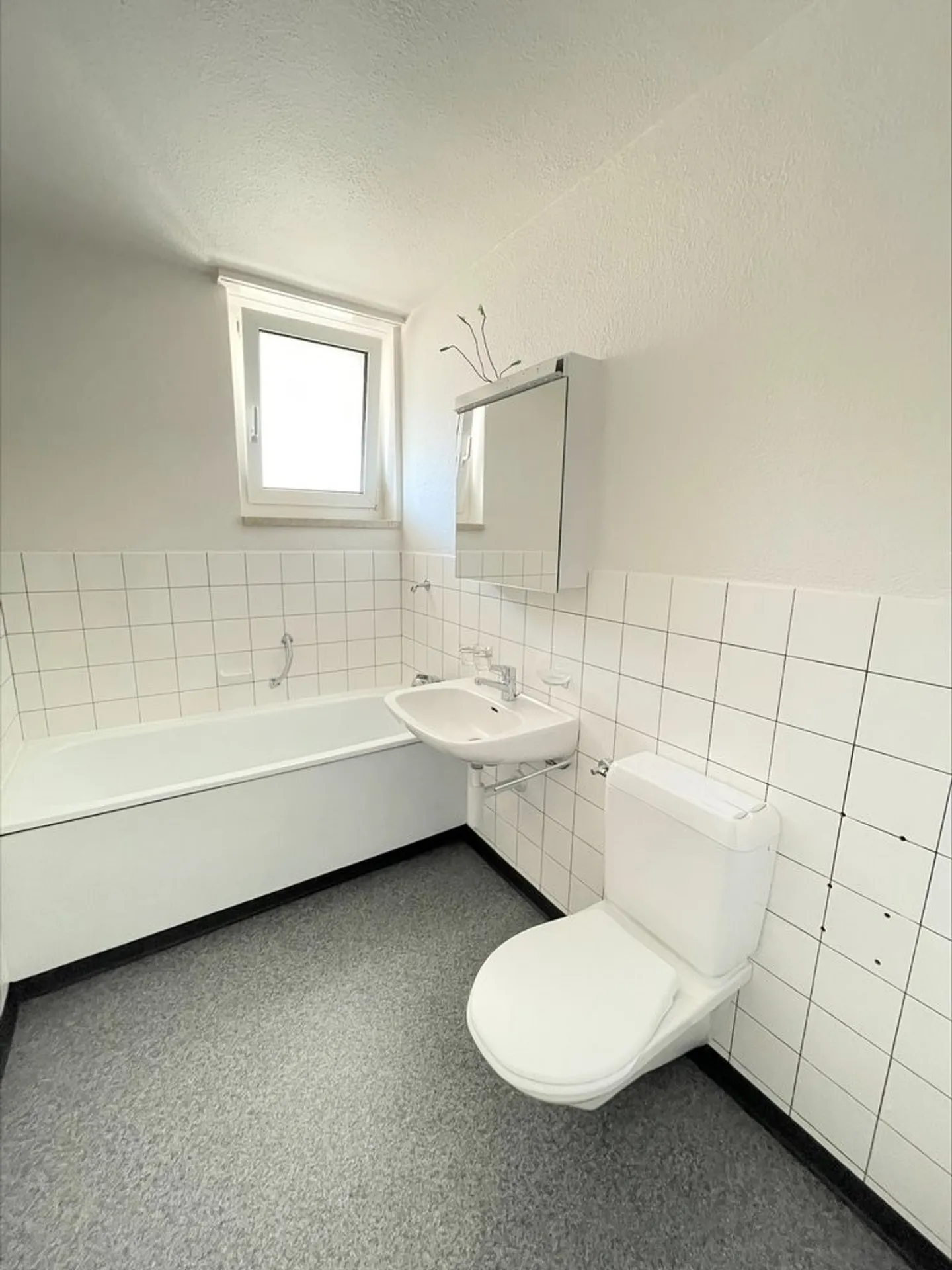 Appartement ensoleillé, bien entretenu et spacieux ! - Photo 4 sur 7