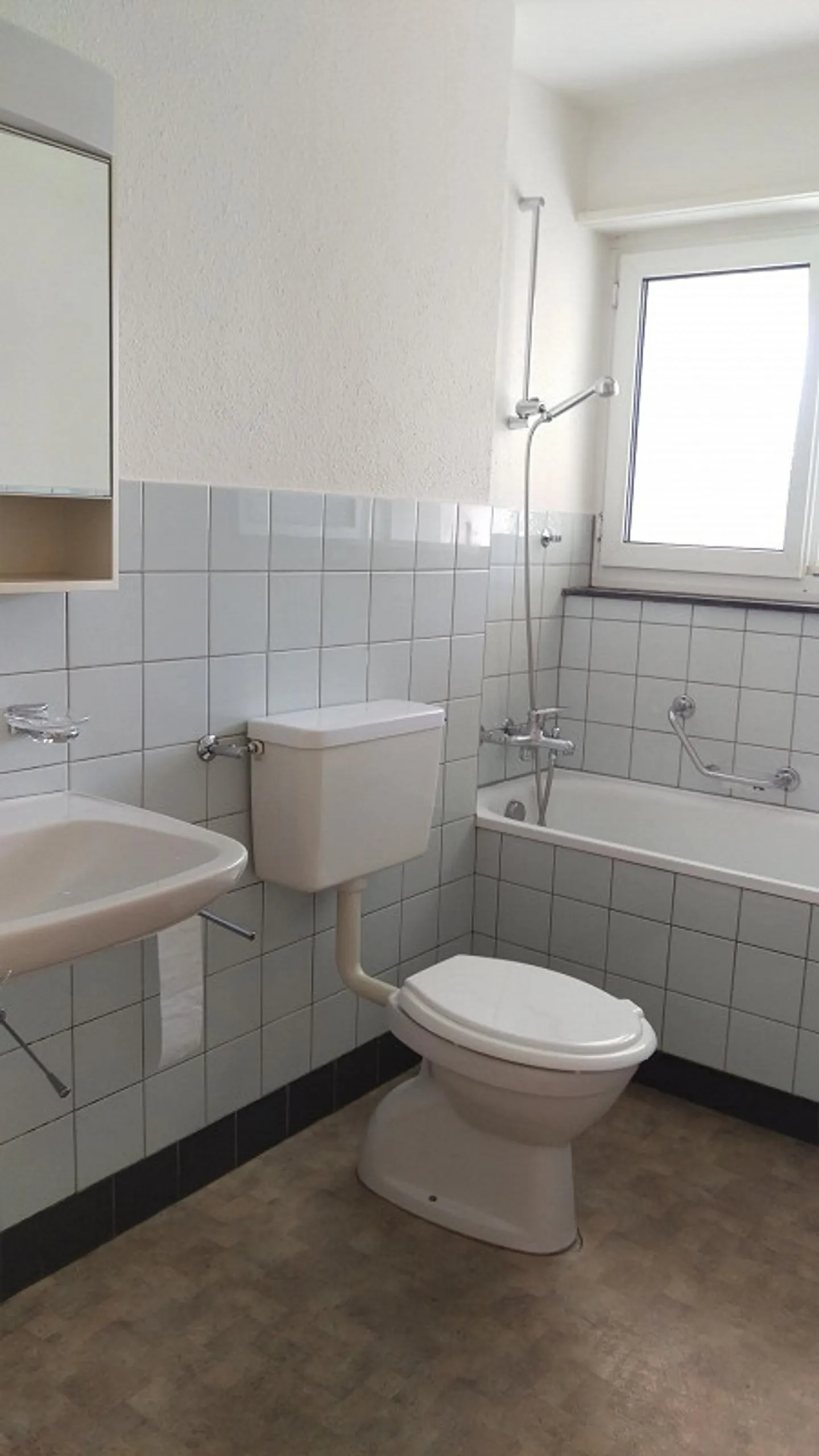 Appartement lumineux dans un bon emplacement ! - Photo 3 sur 7