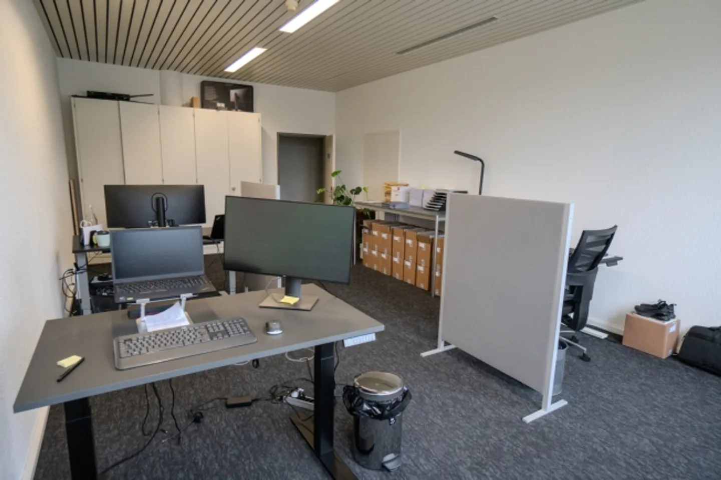 Attraktiver Büroraum mit optimaler Anbindung - Foto 3 von 9