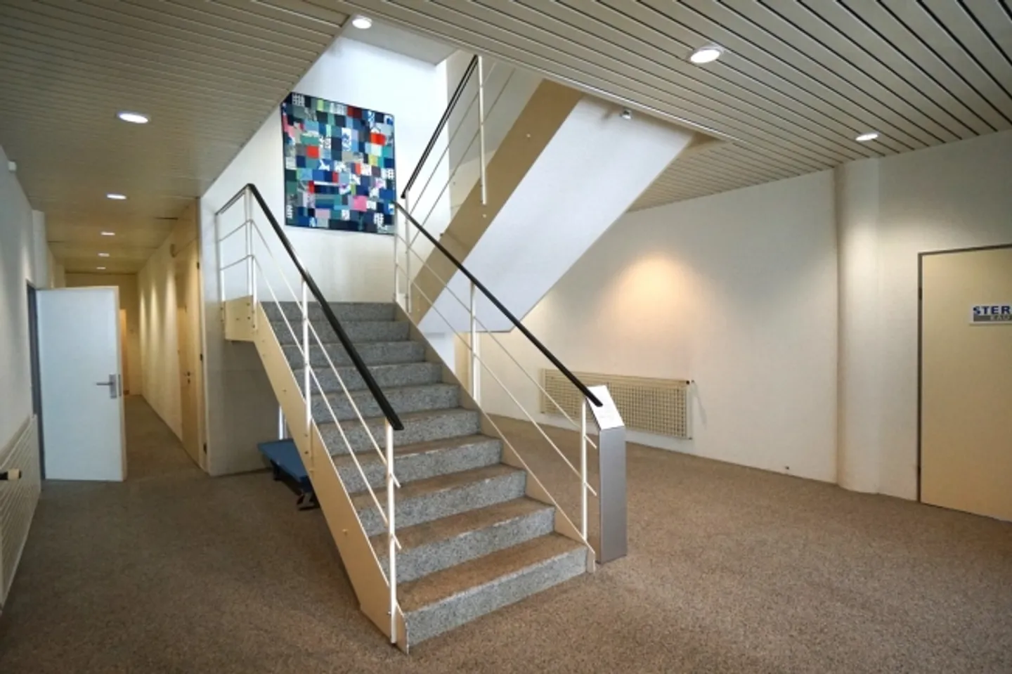 Attraktiver Büroraum mit optimaler Anbindung - Foto 5 von 9