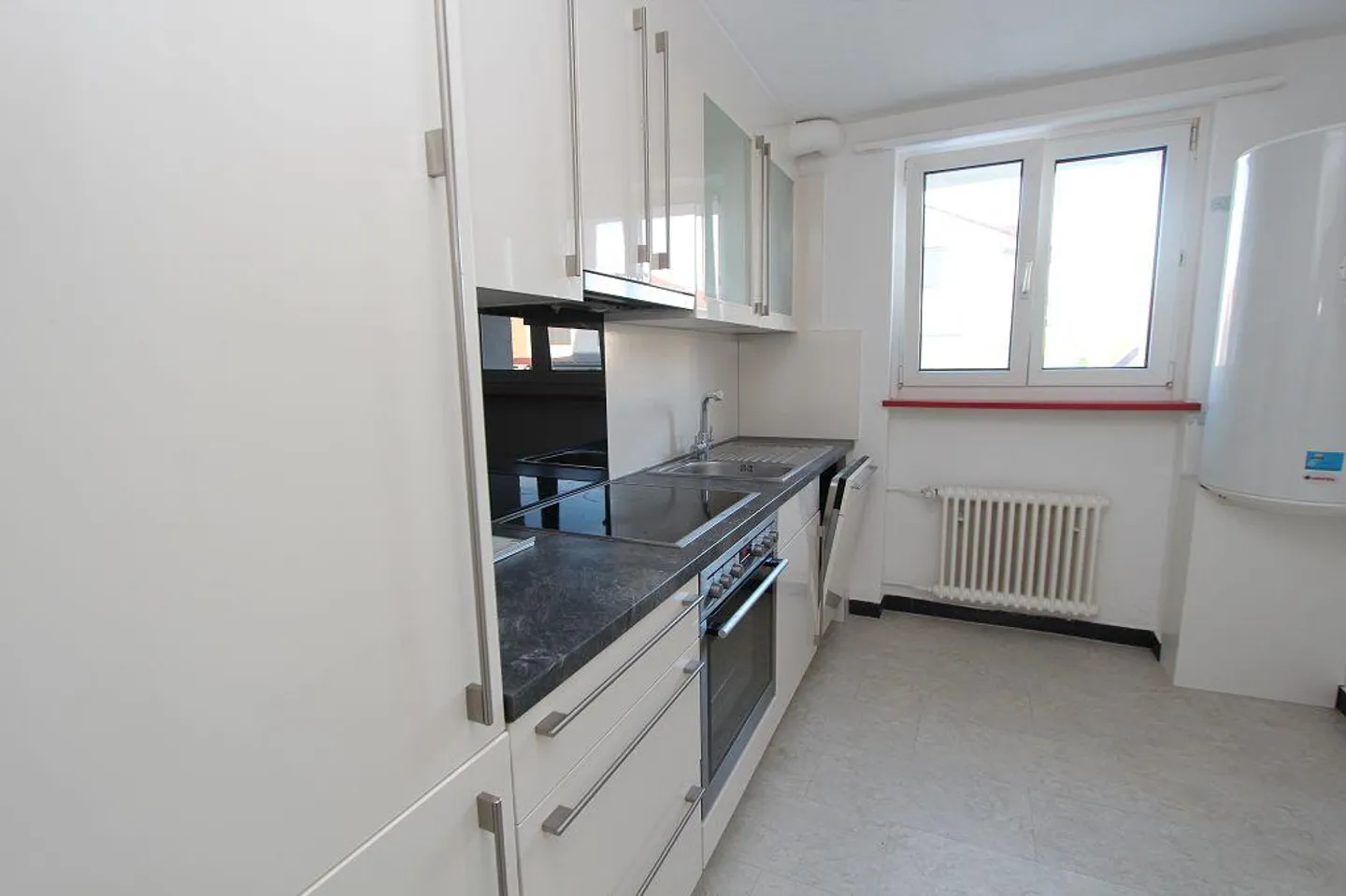 3 ½ Room Apartment on the Raised Ground Floor with Balcony - Photo 1 of 9