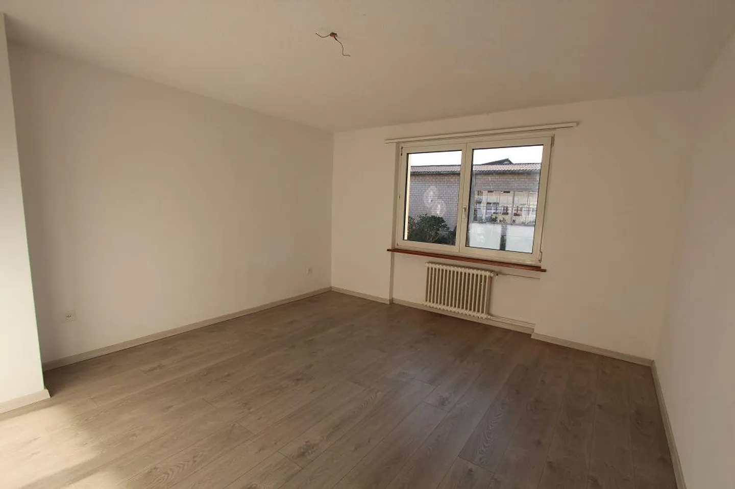 3 ½ Room Apartment on the Raised Ground Floor with Balcony - Photo 3 of 9