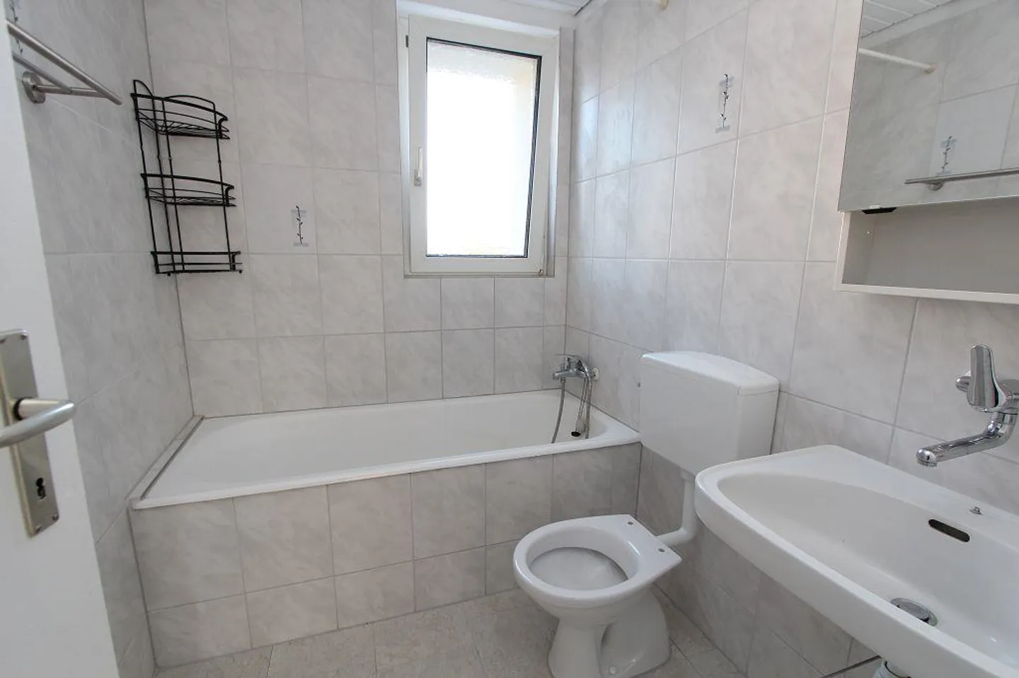 3 ½ Room Apartment on the Raised Ground Floor with Balcony - Photo 4 of 9